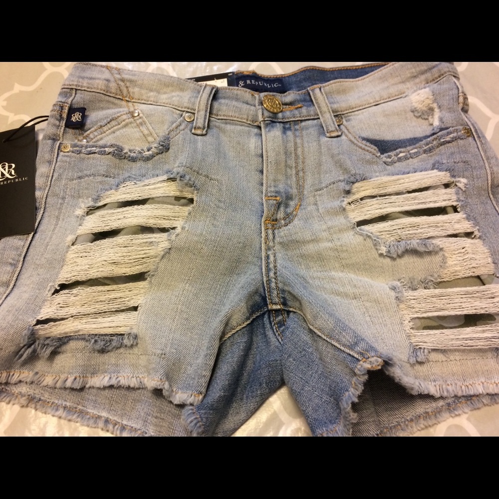 Women’s mid rise Jeans shorts